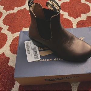 Bronze heeled Blundstone women’s boots